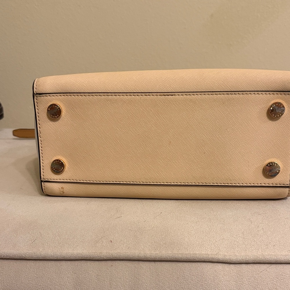 Michael Kors Beige and White Satchel - Picture 5 of 8